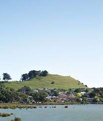 auckland s mangere mountain is a dormant volcano that rises above the shore of the manukau harbor it was once a site of str auckland places to see new zealand