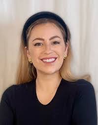 Ashley Kidd's Instagram, Twitter & Facebook