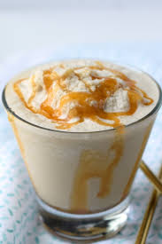 Topped with a layer of dark caramel sauce, whipped cream, caramel drizzle, and crunchy caramel sugar topping. Caramel Frappuccino Starbucks Copycat Snacks And Sips
