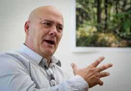 Michele Hewitson interview: Ian Singleton