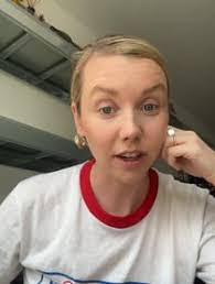 Lauren Lyle's Instagram, Twitter & Facebook