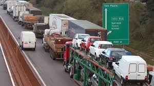 Para isso, os motoristas realizaram bloqueios em diversas estradas do país, o que já afeta toda a população. Deputado Ze Silva Apoia Manifestacao Dos Caminhoneiros Solidariedade