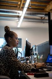 Sebelumnya masuk ke job desk, tugas dan kewajiban terlebih dahulu kita bahas apa sih sebenarnya staff accounting itu. Apply For Finance Manager Technology Finance Business Planning