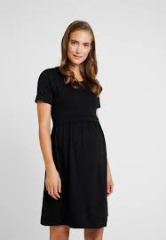 Sinds het ontstaan heeft envie de fraise tal van vrouwen de mogelijkheid gegeven om zich ook tijdens de negen maanden waarop zij op hun baby wachten stylish te kleden. Envie De Fraise Limbo Jerseykleid Black Schwarz Zalando De