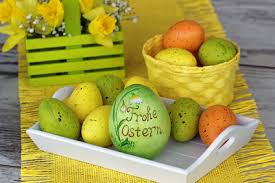 Ostern findet im jahr 2016 am sonntag, den 27.03.2016 statt und die osterfesttage beginnen mit dem karfreitag, am 25.03.2016 und enden mit dem ostermontag, am 28.03.2016. Frohe Ostern 2016 Wunschen Die Hunde Des Dackel Rudels Die Huggelzwerge