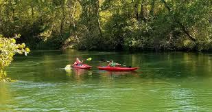 Super 80 houseboats this super 80 houseboat 16′ wide x 80′ long has 6 bedrooms with vanities and sleeps 12 people. Places To Play Places To Stay Clay County Partnership Chamber Of Commerce
