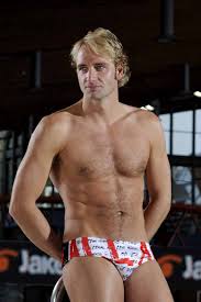 • già 7000 anni fa il nuoto era considerato uno sport completo e salutare, favorendo il benessere fisico e psicologico. Natalia Fa Il Tifo Per Max Spero Riesca A Classificarsi Per I Mondiali In Cina Swimbiz