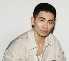 Roland Mouret acquired by self-portrait founder Han Chong