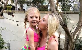 Her mother was a college student at the time of her birth, and she was just 19 years old. Who Is Savannah Labrant S First Husband Cole Is Not Everleigh S Dad