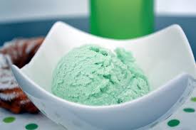 Waldmeistereis Rezept Mit Sirup Grunes Eis Von Eisrezepte Net Waldmeistereis Grunes Eis Eis