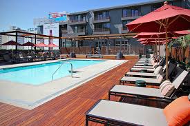 Community Pool At Eastown Apartments Community Pool Hollywood Apartment Apartments For Rent