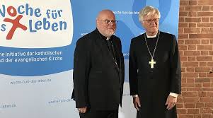 Kardinal marx'ın mektubunda, özünde, benim için mesele, son birkaç on yılda kilise yetkilileri tarafından gerçekleştirilen cinsel taciz felaketinin sorumluluğunu paylaşmaktır. Kardinal Marx Und Landesbischof Bedford Strohm Eroffnen Okumenische Woche Fur Das Leben 2019 In Hannover Deutsche Bischofskonferenz