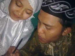 Meski doa agar suami tunduk kepada istri sering dilantunkan, namun sebaiknya sebagai istri, wajib hukumnya untuk tunduk, patuh, dan menuruti apapun yang jadi keinginan suami. Doa Mustajab Agar Suami Tunduk Kepada Istri