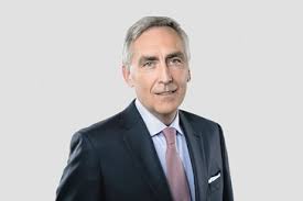 Fue reconocido por sus años de trayectoria en el circuito éxitos de unión radio, así como de importantes marcas comerciales. Peter Loscher Sulzer