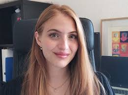 De la chimie au numérique : comment Pole emploi m'a aidée à me reconvertir  dès la sortie d'école ?