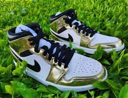 4.6 out of 5 stars 1,067. Air Jordan 1 Mid White Metallic Gold Dc1419 700 Release Date Sbd