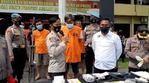 Bagi pns seragam ini adalah kebanggaan karena korps pegawai mendapat status yang layak dan dipahami oleh semua masyarakat secara luas. Penjual Nasi Nekat Jadi Bandar Sabu Ditangkap Polisi Berdalih Buat Kebutuhan Hidup Suluh Sumatera