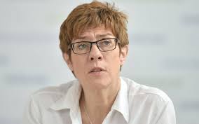 Werbung für Lena Nitro: So reagiert die Netzgemeinde auf die Trikot-Abfuhr