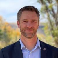 Scott Redfield's Instagram, Twitter & Facebook