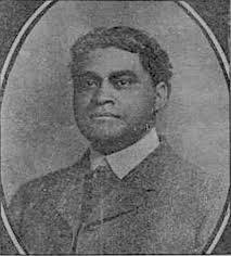 Hollie Tate's Instagram, Twitter & Facebook