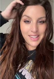 Kayla Badger's Instagram, Twitter & Facebook