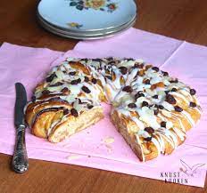 Kopenhagener synonyms, kopenhagener pronunciation, kopenhagener translation, english dictionary definition of kopenhagener. Kopenhagener Kaffeekranz Knust Kooken