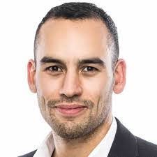 Robert Wigginton's Instagram, Twitter & Facebook