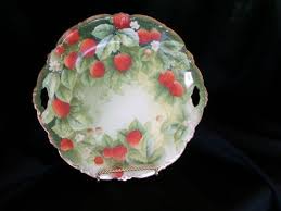 Bavarian Porcelain Handpainted Strawberry Plate Design Myvintagepleasures Antiques On Artfire Strawberry Decorations Strawberry Pictures Vintage Dishware