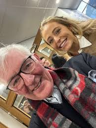 Elinor Watts's Instagram, Twitter & Facebook