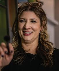 Karen Riehl's Instagram, Twitter & Facebook