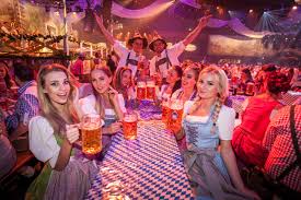L'oktoberfest, ochsenbraterei tente à bière, fête de la bière de munich, bavière, allemagne. Oktoberfest Neuf Soirees A Europa Park Pour Celebrer La Fete De La Biere A L Allemande Actu Strasbourg