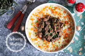 Patlıcan dilimlerini çok yumuşamalarına izin vermeden güzelce kızartın ve fazla yağlarını kağıt havluyla alın. Kagit Kebabi Tarifi Kevserin Mutfagi Yemek Tarifleri