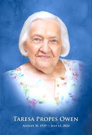 Joan Owen's Instagram, Twitter & Facebook