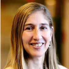 Gretchen Randall Opts for a Wider View