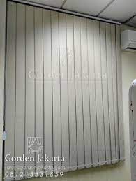 Gorden biasa digunakan atau dipasang pada jendela, pintu maupun sebagai sekat ruangan. 22 Gorden Kantor Ideas Blinds Kantor Vertical Blinds