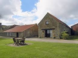 May Cottage Suffield Near Scarborough Set In Hackness In The North Yorkshire Region This Holiday Home Is 22 Km From Whitby Holiday Home House Styles Cottage