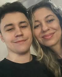 Beth Moreno (@bethmoreno_) • Instagram photos and videos