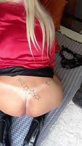 Karnımdan estetik ameliyat geçirdikten sonra geri dönüyorum! Gelişimde popo  ve güneş izi gösteriliyor!