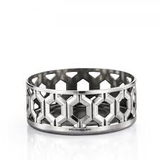 An interactive exhibit of pewter manufacturing, the royal selangor visitor's centre is a 40,000sqft attraction housing a series of galleries, a factory and retail store. Royal Selangor Hexagonal Pewter Wine Or Spirits Bottle Coaster 012930r