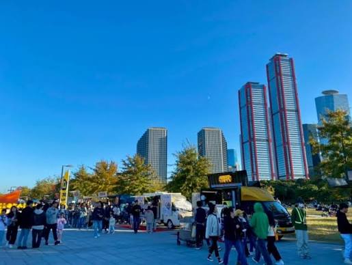 여의도 데이트 장소] 한강공원 한강달빛야시장 더현대서울(앤드밀, 슈퍼말차) : 네이버 블로그