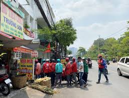 Rằm tháng giêng năm nay, chị nhận khoảng 15 đơn. W5dpfupsijtwrm