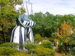 نيكي دي سانت فال (ar); Tarot Garten Von Niki De Saint Phalle Uberwaltigend Voller Farben Spiegel Passenger On Earth