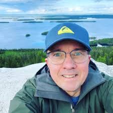 Tässä kuussa tuli kuluneeksi reipas puoli vuotta, kun Sooci Oy pysähtyi ja  jäin tyhjän päälle. Pari kolme ensimmäistä kuukautta meni totutellessa  uuteen elämänvaiheeseen. Haastettahan tuossa alkuun…