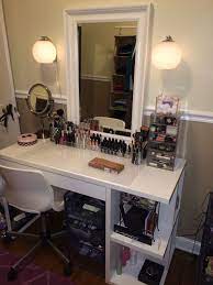 Nowadays, women abandoned the idea of a dressing table, but the most vanity ones introduced one in their rooms, just to make them feel more precious and to remind them how important a sometimes a dressing table adds a more sophisticated air to the room, making its owner to look more mysterious. Makeup Organization White Dressing Table Decoration Vanity Table Romm Bedroom Home Design Closet Beauty Room Vanity Vanity Design Vanity Room