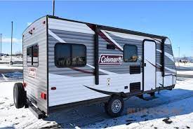 6 Best Lightweight Travel Trailers Under 3 000 Lbs May 2021 Crowsurvival Lightweight Travel Trailers Coleman Travel Trailers Travel Trailer