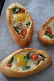 Ingredients Pour 4 Sandwichs 4 Petits Pains 4 œufs M 6 Tomates Cerises 16 Feuilles D Epinard 3 Champignons 4 Tranches De Fromage Emmental 2 Repas Oeufs