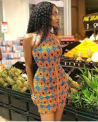 Robe jeune fille tendance enpagne : 40 Modeles De Robes En Pagne Chics Et Tendances Manuella Style Short African Dresses Latest African Fashion Dresses African Design Dresses