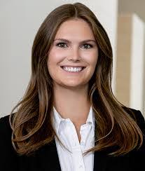 Elaine Naughton's Instagram, Twitter & Facebook