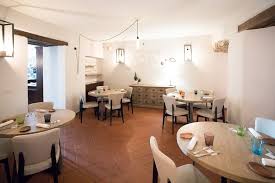 Benvenuti alla locanda del gambero rosso.che ora, però, è dagorini, nel cuore di san piero in bagno, a due passi da bagno di romagna e dall'hotel tosco romagnolo di paolo teverini. Il Nuovo Ristorante Di Gianluca Gorini Assaggi Da San Piero In Bagno Gambero Rosso