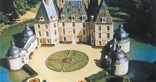 Louer Une Maison Pour Les Vacances Un Chateau Dans Le Loiret Chateau Chateau France Loiret
